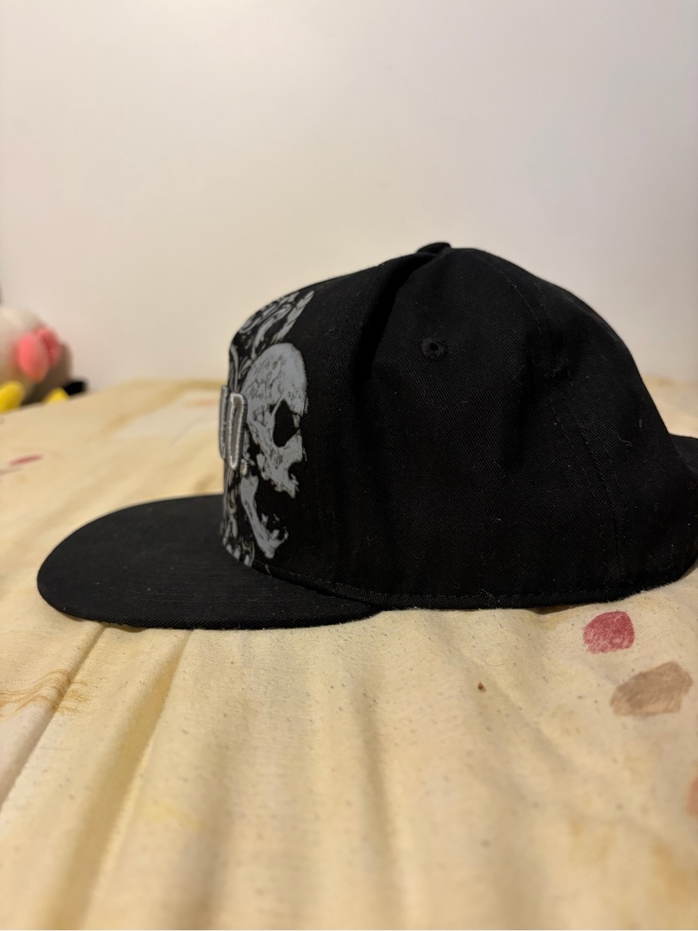 Black G.O.N.D. Skull Graphic Snapback Hat - Picture 2 of 5